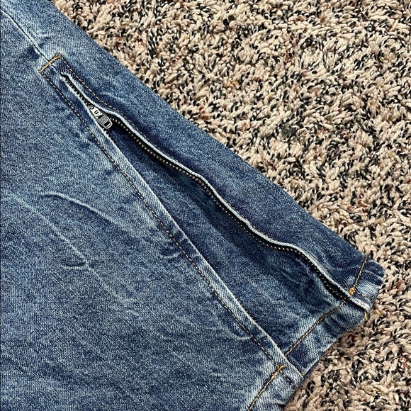 🆕 Wild Fable Barrel Zippered Bottom Low Rise Rigid Denim Jeans Sz 4 | NWT - Picture 8 of 13